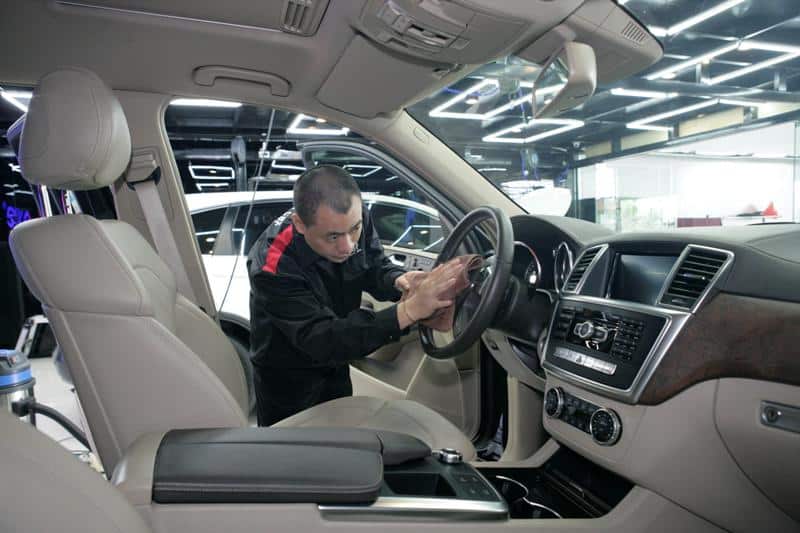 dịch vụ dọn nội thất, khử mùi xe ô tô