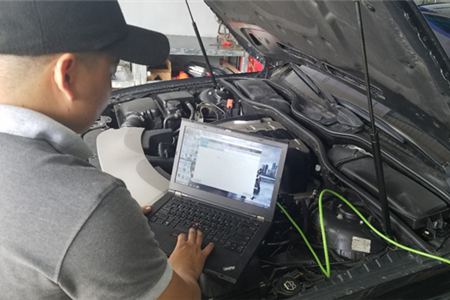 Đọc chuẩn đoán lỗi trên xe ô tô